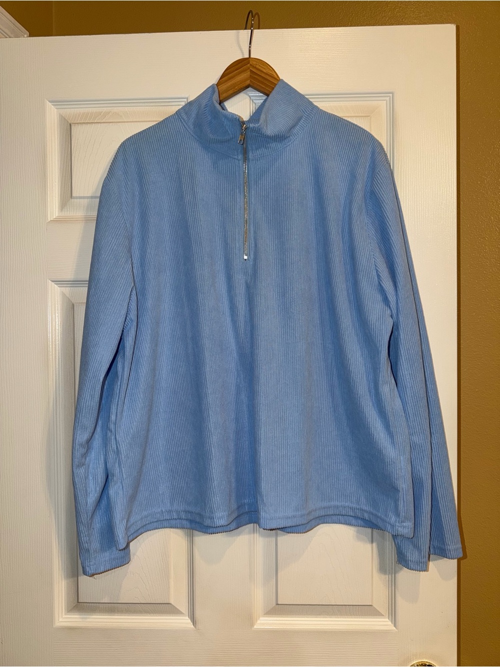 Light Blue Half-Zip Women’s Sweater. Euc